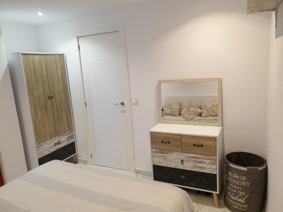 Beachside Apartment In Торевиеха Екстериор снимка