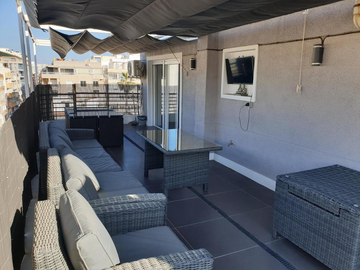 Beachside Apartment In Торевиеха Екстериор снимка